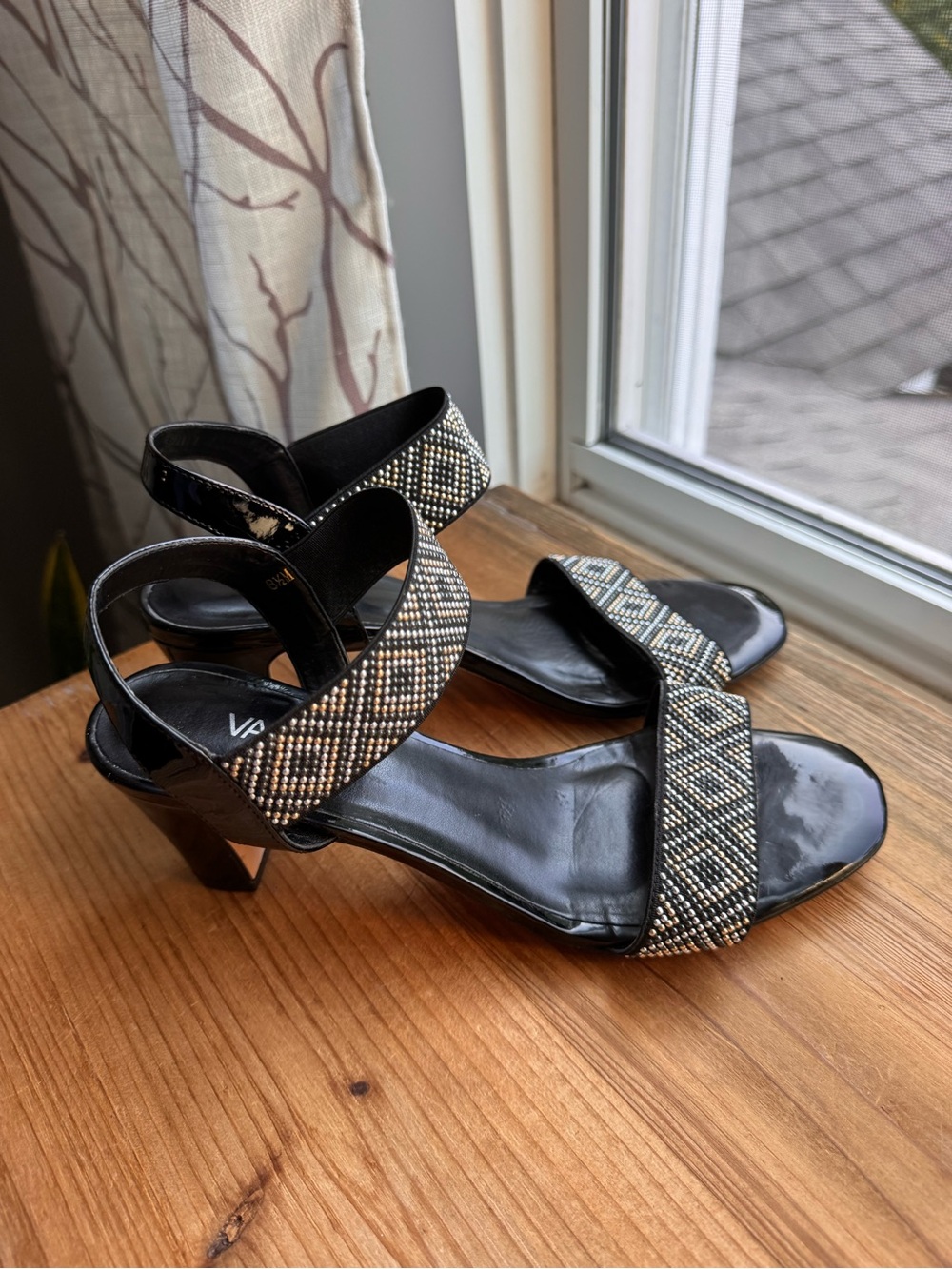 VANELi Black Patent Metallic Beaded Block Heel Sandals 8.5M Leather